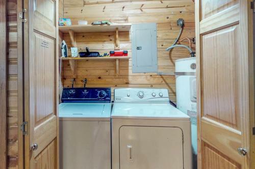 Soaring Pines Lodge & Bunkhouse