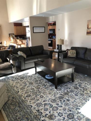 Charkarohen Dr. 8, Forest Ridge- Lincoln