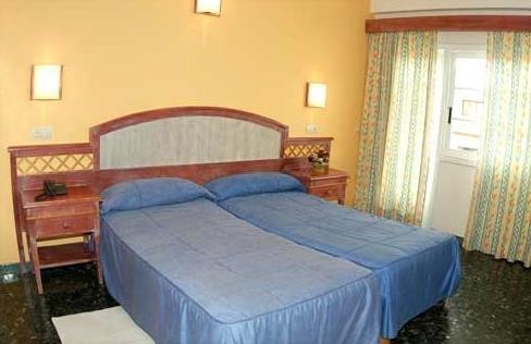 Apartamentos Illes Pitiuses