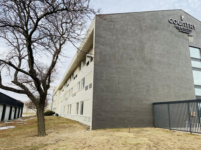 Lincoln Heights Hotel � Lincoln Airport