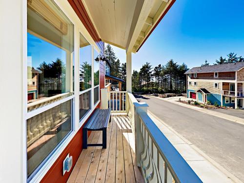 2462 Sw Dune Home