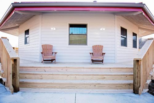 Heine Rd Cabin 15271-15315