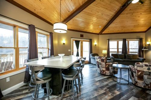 Heine Rd Cabin 15271-15315