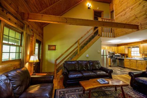 Dogwood - Hocking Hills Cabin