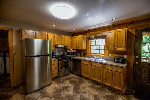 Dogwood - Hocking Hills Cabin