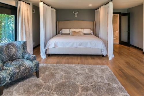 Breathtaking Spanish Villa In Hollywood Hills