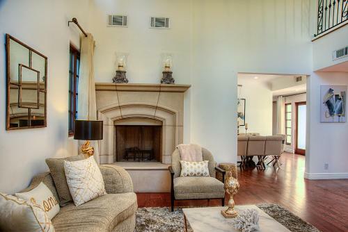 Private Spanish Villa In Central Hollywood With Pool