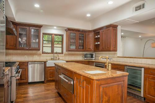 Private Spanish Villa In Central Hollywood With Pool