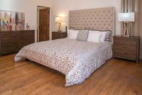 Private Spanish Villa In Central Hollywood With Pool
