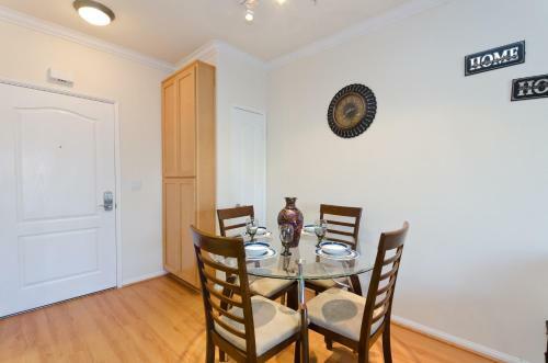 Downtown La Mediterranean Apartment