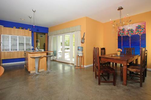 Santa Monica Contemporary