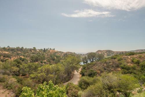 Hollywood Hills Home, Pool, Views, Lake