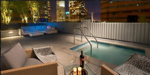 Beautiful Downtown Apartment