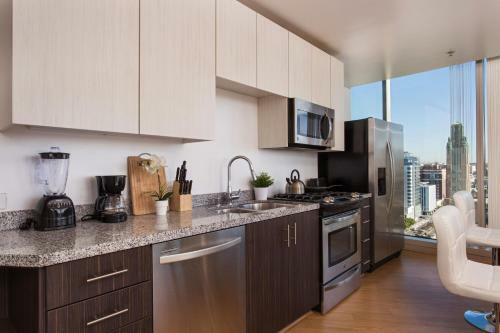 Apartamento High-rise City View Condo