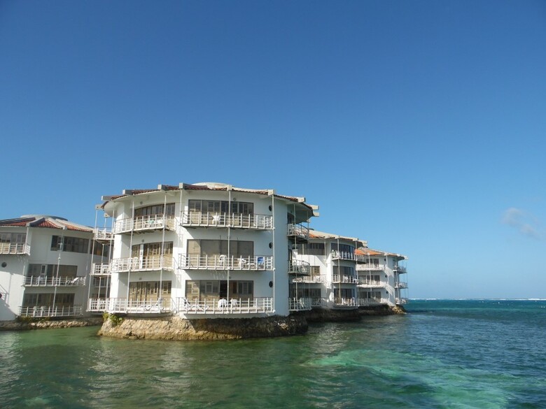 Hotel Decameron Aquarium All Inclusive