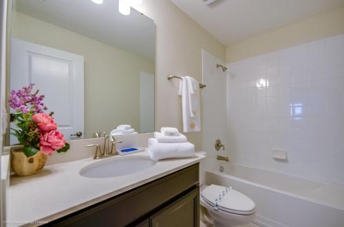 Villa H1672- Eight Bedroom Resort