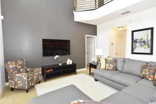 Six-bedroom Crofton Springs Villa