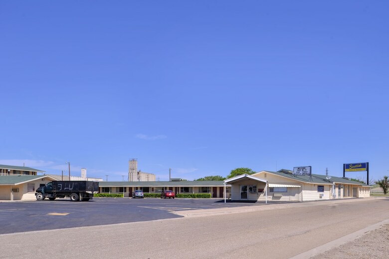 Motel Scottish Inn And Suites