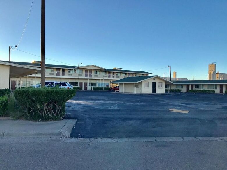 Motel Scottish Inn And Suites