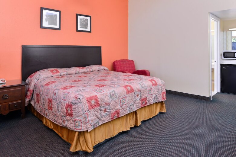 Motel Scottish Inn And Suites