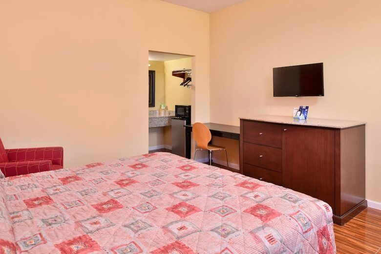 Motel Scottish Inn And Suites