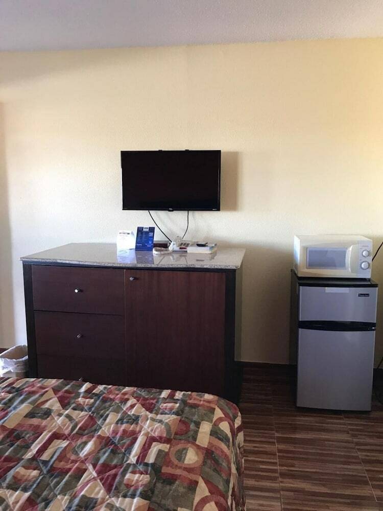 Motel Scottish Inn And Suites
