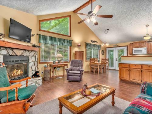Smoky Mountain Treehouse