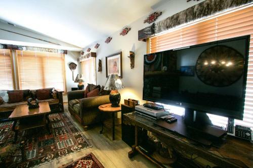 Snowcreek V #714 Townhouse