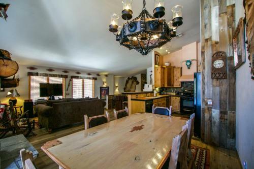 Snowcreek V #714 Townhouse