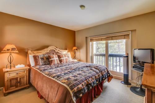 Mammoth Green Condos