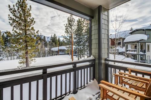 Mammoth Green Condos