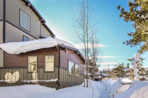 Mammoth Green Condos