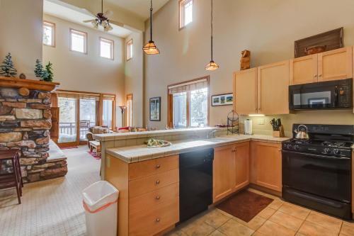 Mammoth Green Condos