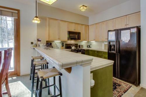 Mammoth Green Condos