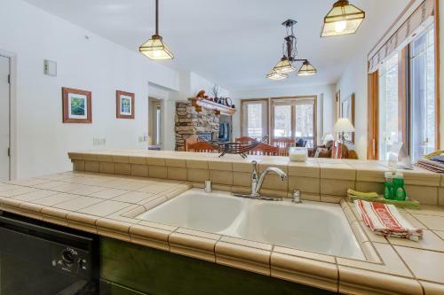 Mammoth Green Condos