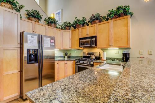 Mammoth Green Condos