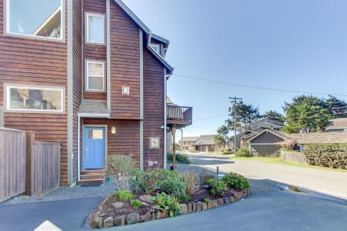 Manzanita Oak Shores