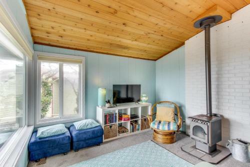 Manzanita Beach Cottage