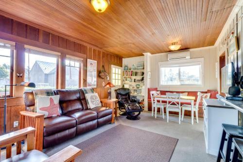 Cottage By The Sea (mca #1213)