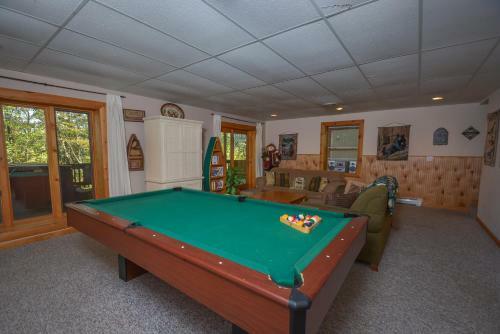 Mountain Memories Four-bedroom Holiday Home