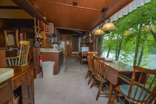 Sunset Terrace Three-bedroom Holiday Home