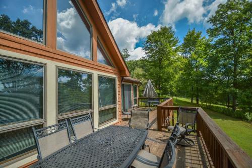 Lake Reflections Four-bedroom Holiday Home