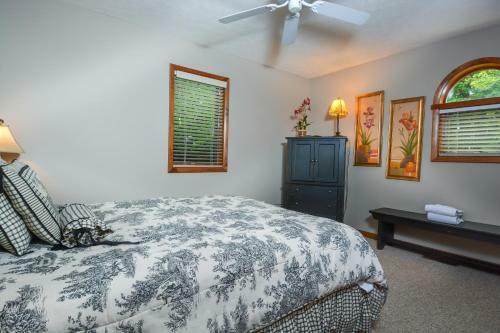 Tranquility Four-bedroom Holiday Home