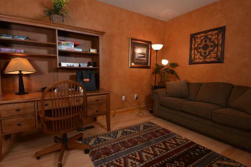 Kendall Camp Get-a-way Four-bedroom Townhome
