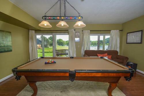 Creeks Edge Three-bedroom Holiday Home