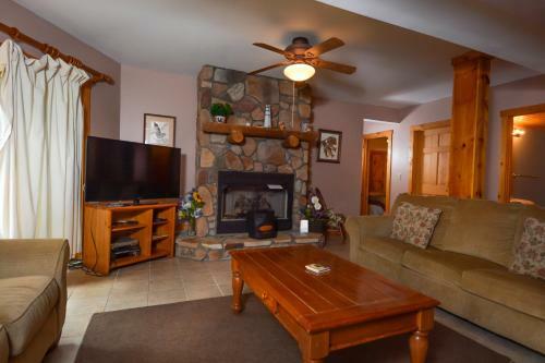 Heart's Desire Eight-bedroom Holiday Home