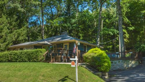 Whispering Oaks Three-bedroom Holiday Home
