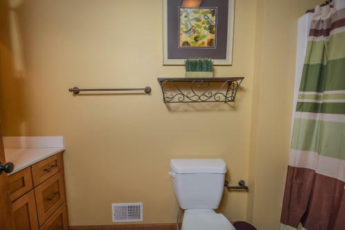 Mountainlair Five-bedroom Holiday Home