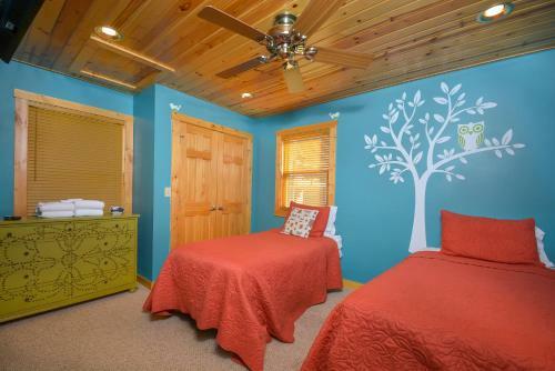 Marsh-mellow Manor Five-bedroom Holiday Home