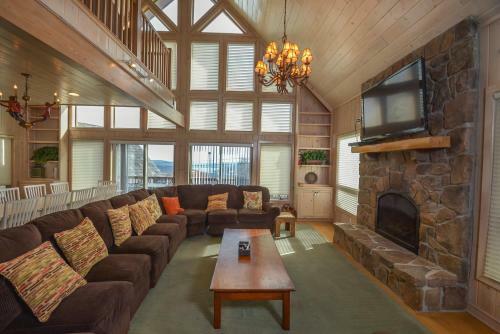 Steden Court Eight-bedroom Holiday Home